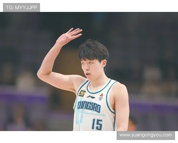 NBA杨瀚森展现华丽传球技弧顶单手妙传再助力队友空中精彩暴扣